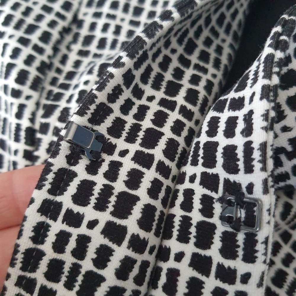 Chico's Blazer Jacket Black White Floral Business Casual Womens Sz 1 (8/10) - Picture 7 of 11